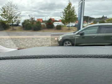 Car image 36