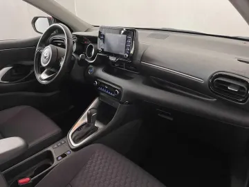 Car image 14