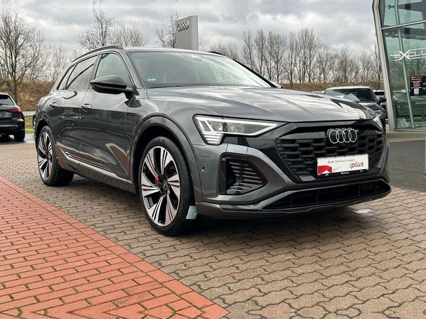 Audi Q8 55 quattro e-tron S-line 300 kW image number 7