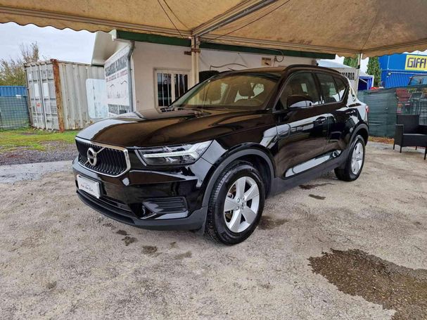 Volvo XC40 T2 Momentum 95 kW image number 1