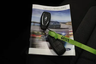 Car image 19