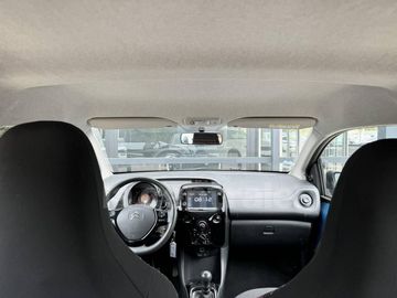 Car image 15