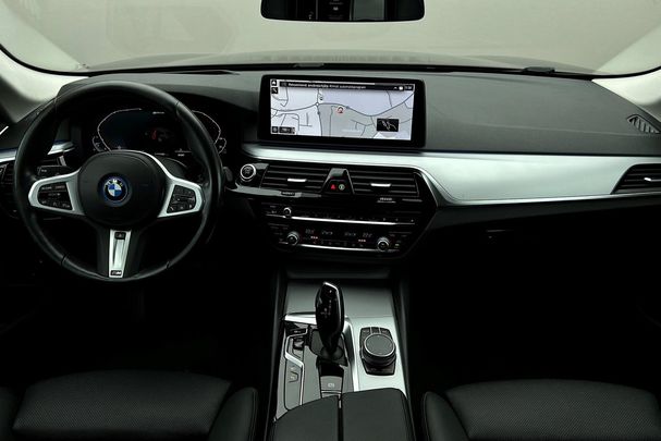 BMW 530 Touring 216 kW image number 6