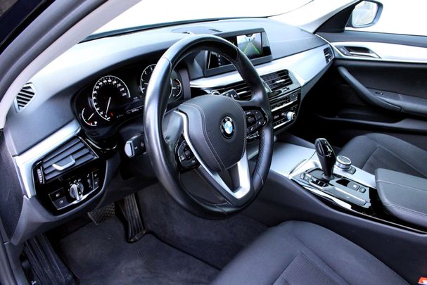 BMW 520i Touring 135 kW image number 10