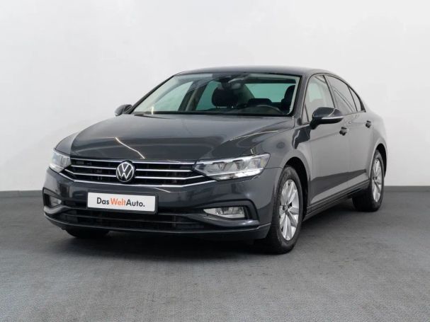 Volkswagen Passat 110 kW image number 1