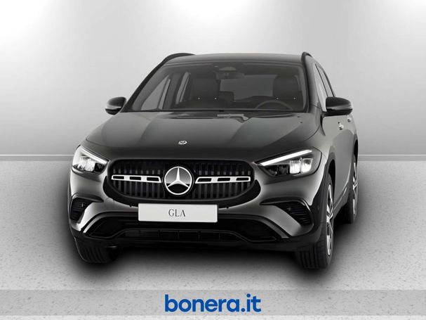 Mercedes-Benz GLA 180 100 kW image number 1