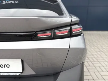 Car image 27