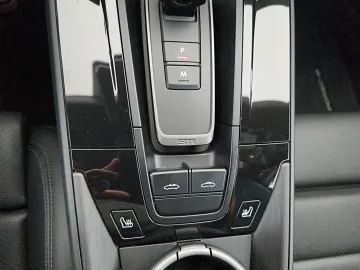 Car image 44