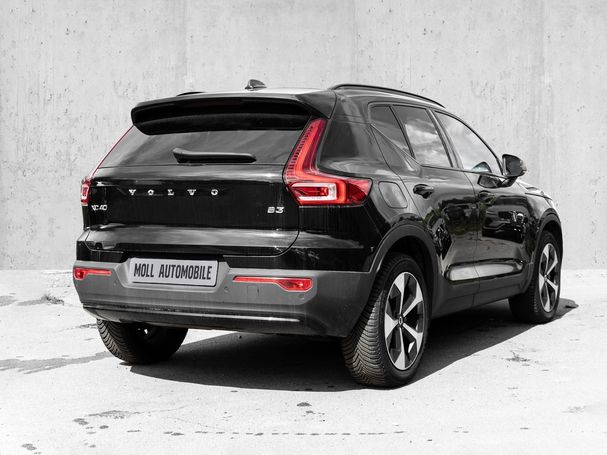 Volvo XC40 B3 Plus Dark 120 kW image number 2