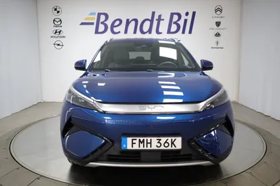 Car image 3