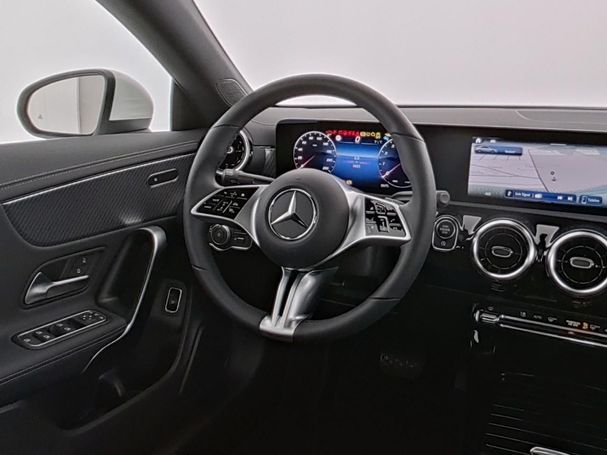 Mercedes-Benz CLA 180 100 kW image number 4