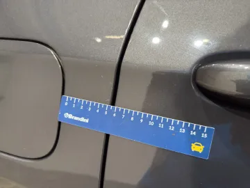 Car image 34