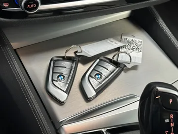 Car image 33
