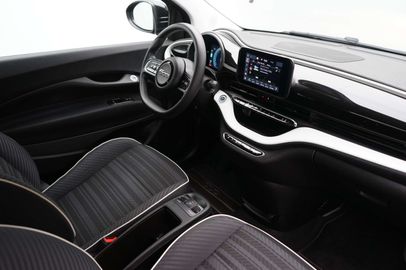 Car image 14