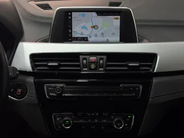 Car image 37