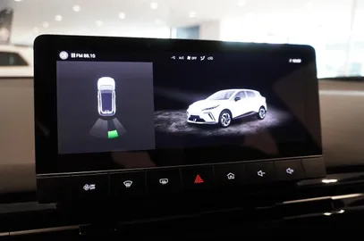 Car image 4