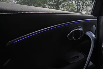 Car image 48