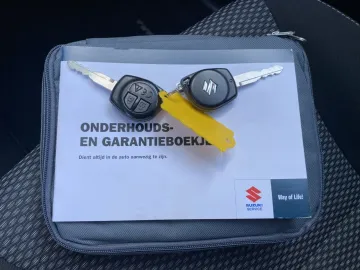 Car image 32
