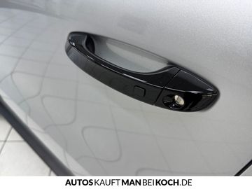 Car image 32