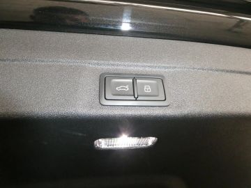 Car image 34