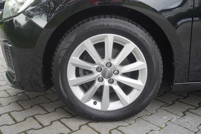 Car image 37