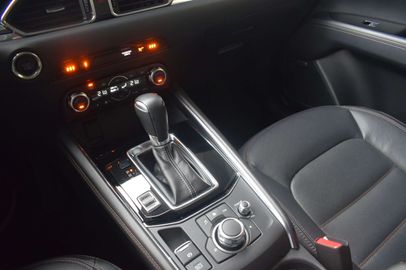 Car image 26