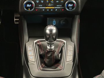 Car image 33