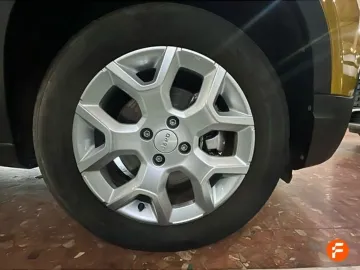 Car image 23