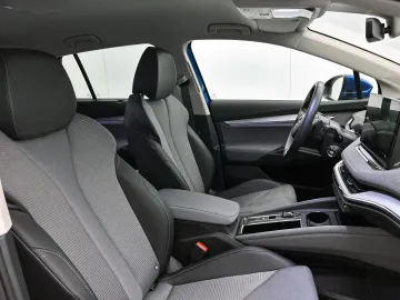 Car image 35