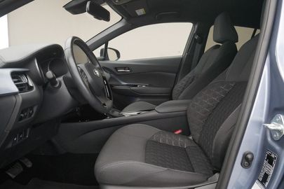 Car image 12