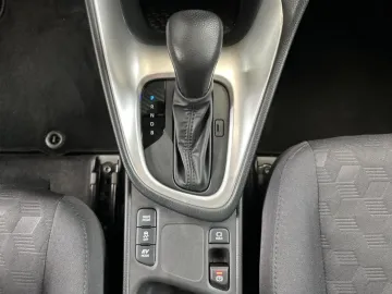 Car image 27