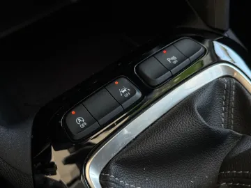 Car image 28
