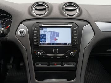 Car image 30