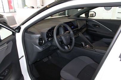 Car image 4