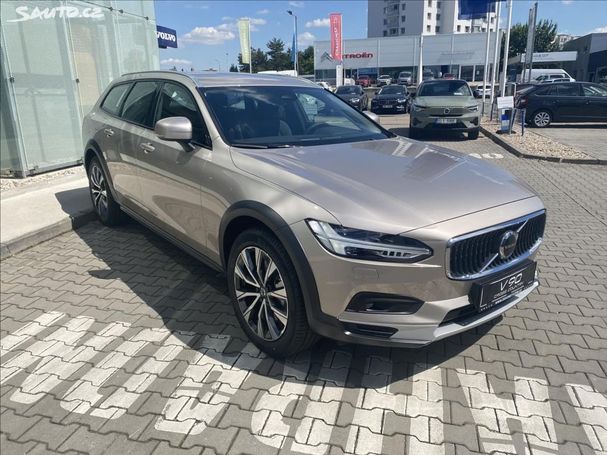 Volvo V90 Cross Country AWD B4 145 kW image number 2