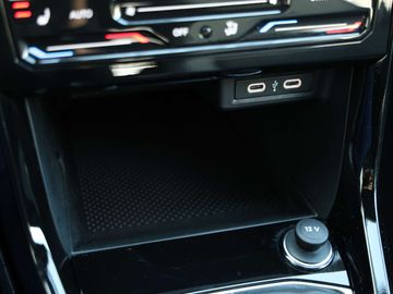 Car image 37