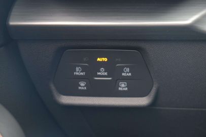 Car image 36