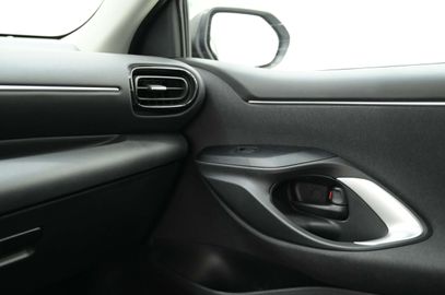 Car image 24