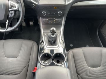 Car image 16