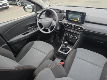 Car image 30