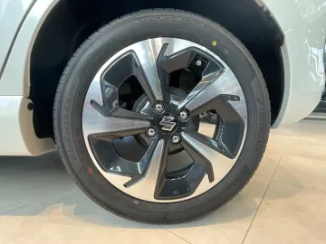 Car image 22