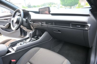 Car image 30