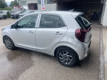 Car image 50