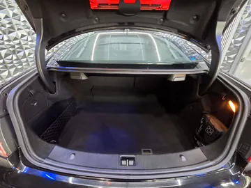 Car image 32