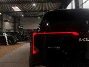 Car image 35