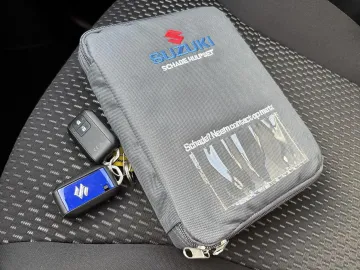Car image 32