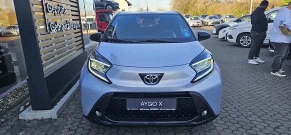 Car image 2