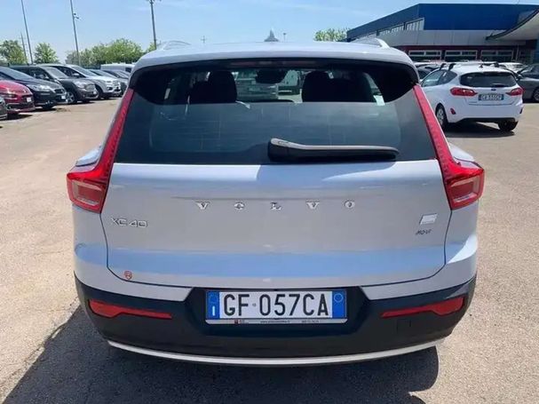 Volvo XC40 T4 155 kW image number 7