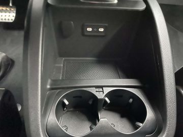 Car image 33