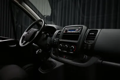 Car image 28